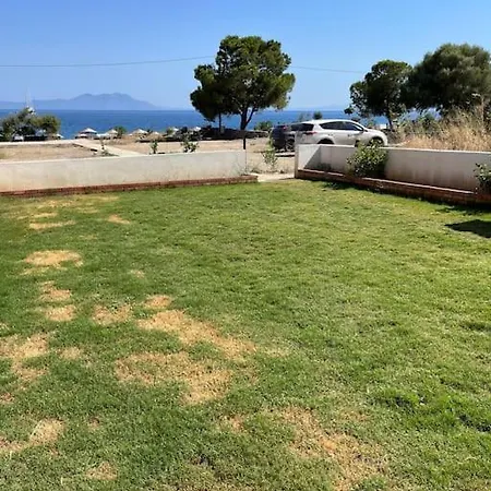 Two Bedroom House By The Sea In The Village Of Mazi Vakantiehuis *